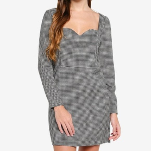 Abercrombie & Fitch Sweetheart Slim Mini Dress in White Houndstooth - Picture 2 of 2
